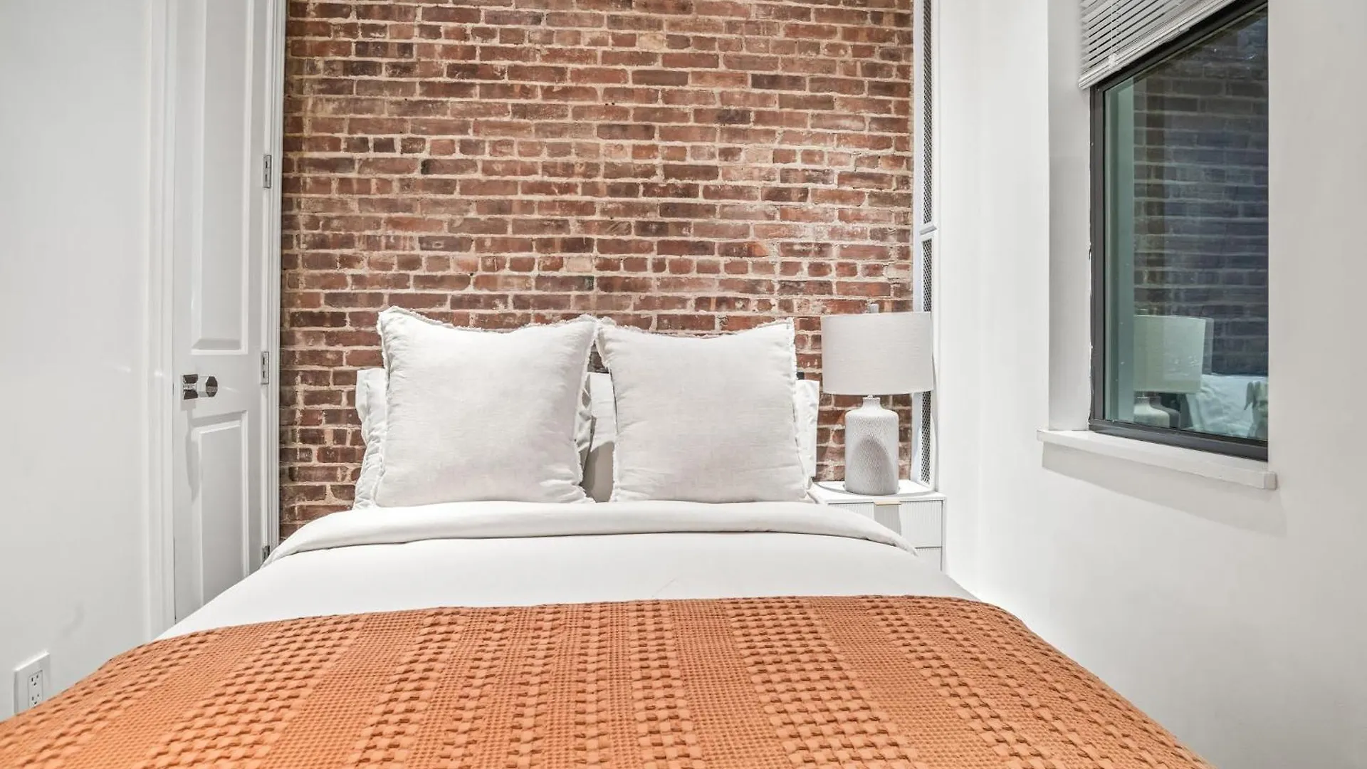 Modern 3Bd 1 Bath City Escape New York